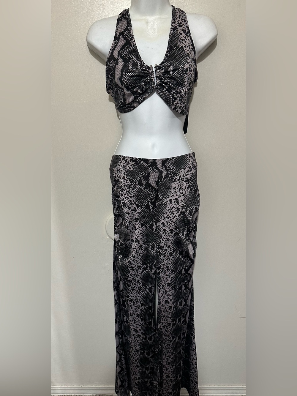 SHEIN SXY Snakeskin Two‑Piece Set Size 1XL Cutout Top and Matching Pants